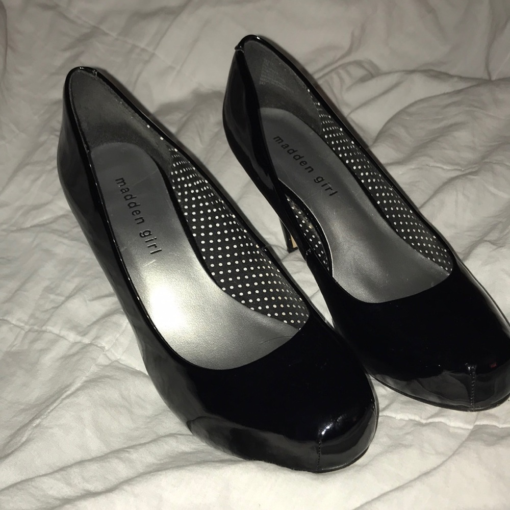 Madden girl black pumps